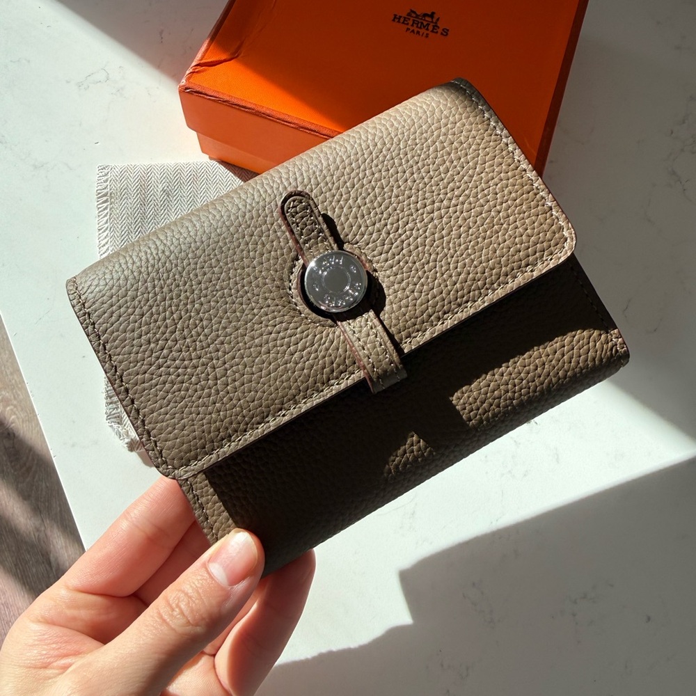 Luxury Designer Brown Leather Wallet Elephant Gray NWT